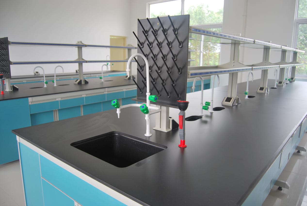 鋼木實(shí)驗(yàn)中央臺(tái)