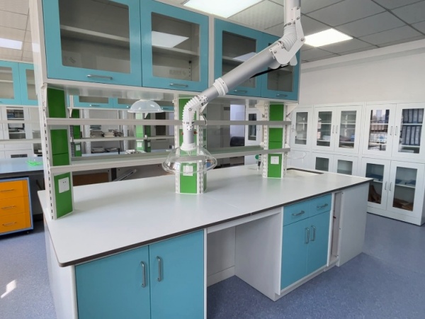 試驗(yàn)臺(tái)