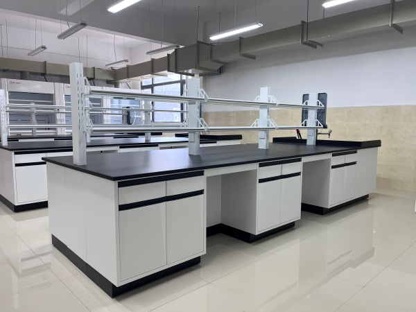 試驗(yàn)臺(tái)